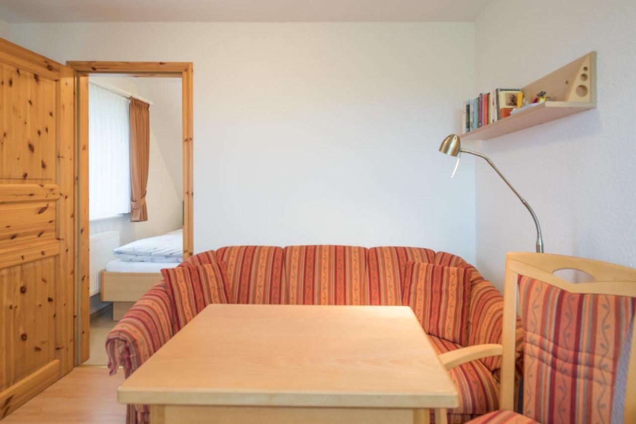 Direkt Am Deich - Ferienwohnung Oland Im Gaestehaus Am Badedeich Dagebuell Luaran gambar
